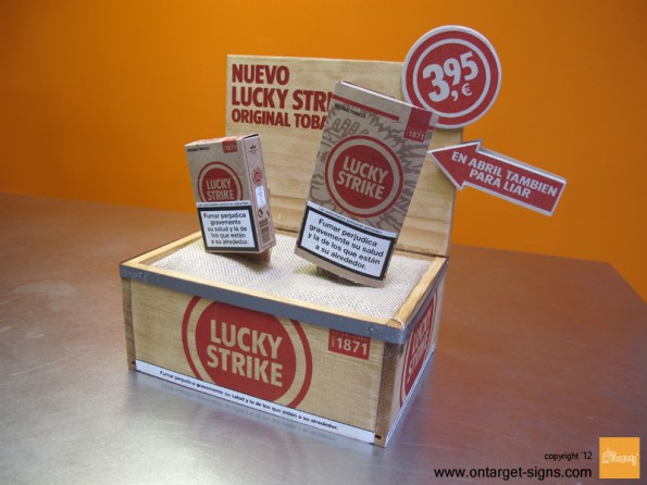 on target-display-madera-lucky strike-tabaco-estanco-plv