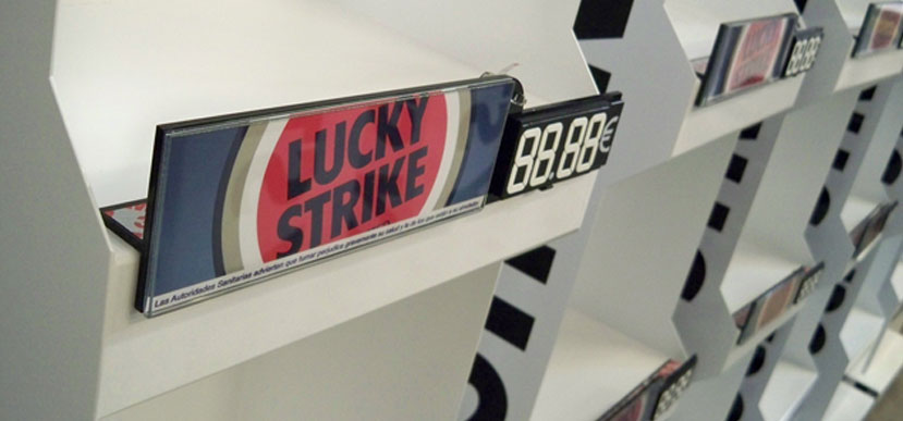 On Target diseña y fabrica un mueble para estocaje de tabaco para Lucky Strike. 